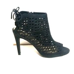 LAUREN CONRAD WOMEN’S GHILLE BLACK DRESS SHOE